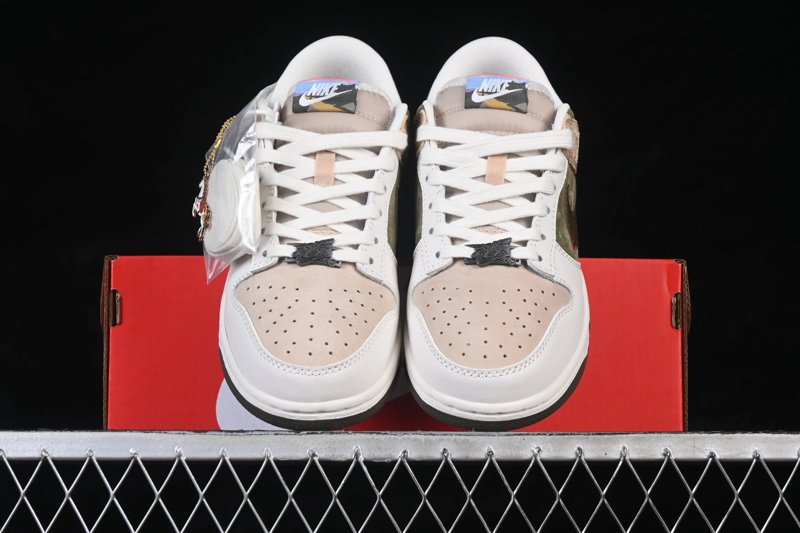All categories Nk SB Dunk series Nk SB Dunk Low low-top sneakers Nike SB Dunk Low Year of the Horse limited low-top casual sneakers IQ1118-220